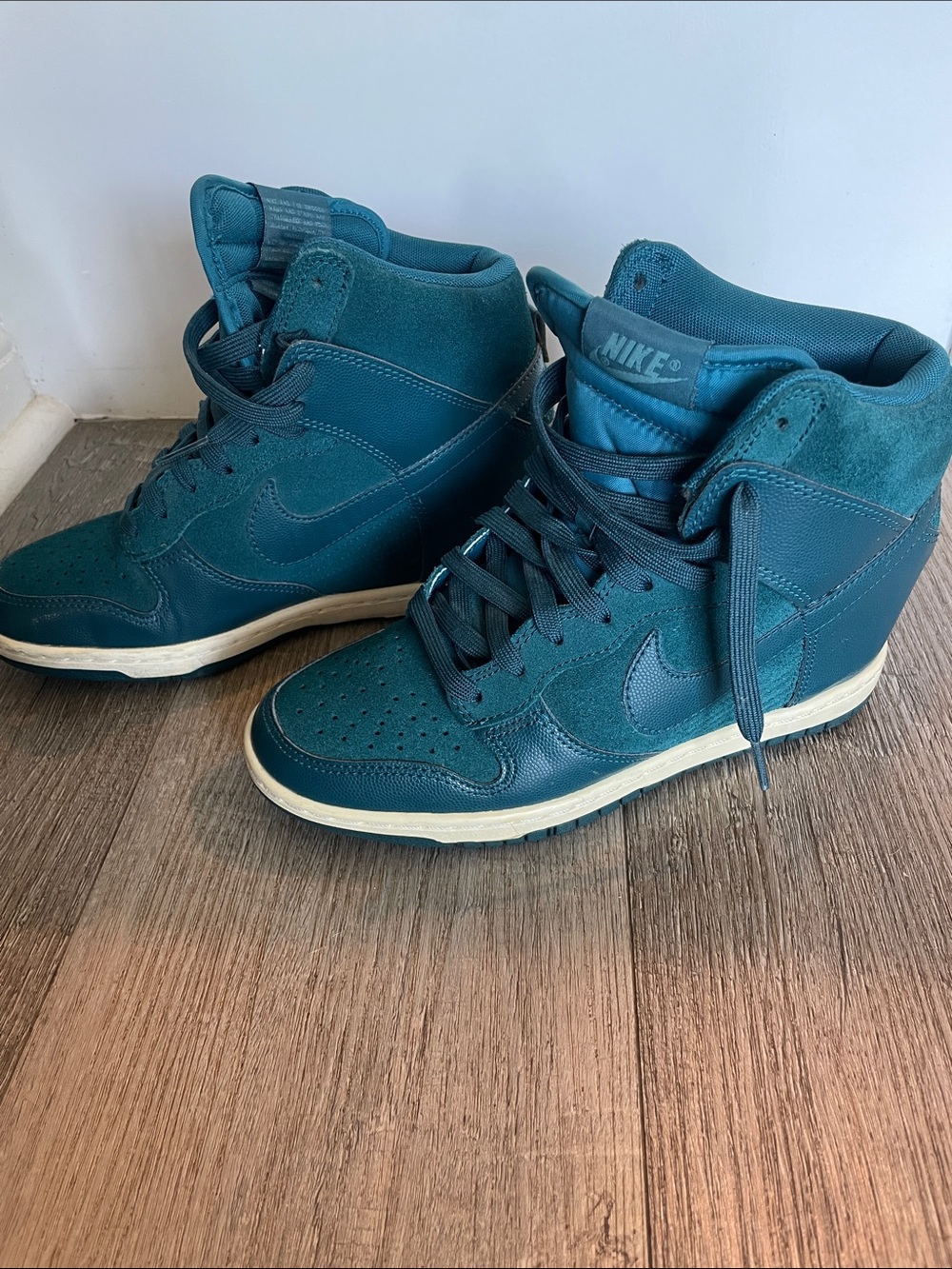 Nike Women’s Dunk Sky High Wedge Teal High-Top Sneakers - Picture 6 of 7